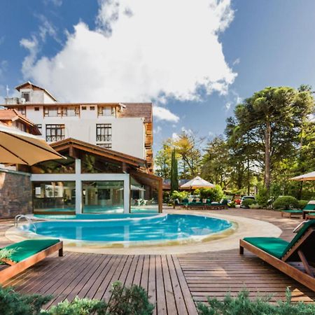 Bavaria Sport Hotel Gramado Kültér fotó The swimming pool at the hotel