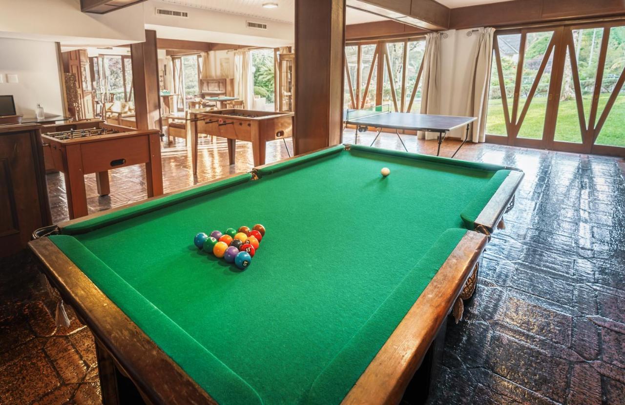 Bavaria Sport Hotel Gramado Kültér fotó A pool table