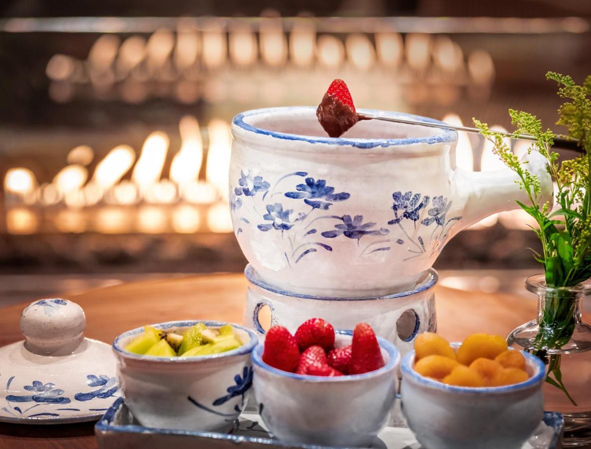 Bavaria Sport Hotel Gramado Kültér fotó Chocolate fondue with fruit