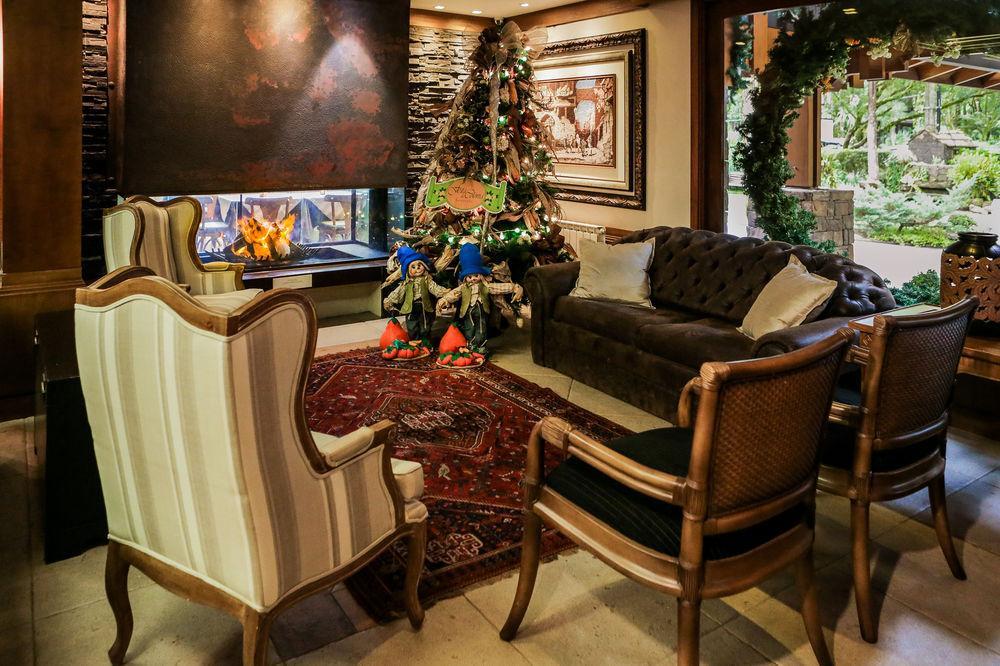 Bavaria Sport Hotel Gramado Kültér fotó The interior of the home of the late Michael Jackson