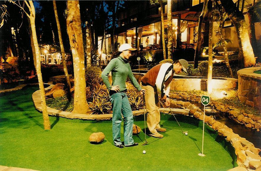 Bavaria Sport Hotel Gramado Kültér fotó Golfers at the 1984 Olympic Games